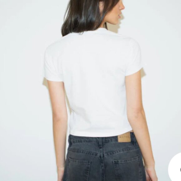 New Graphic Tee- In Print We Trust NEW - Picture 3 of 3